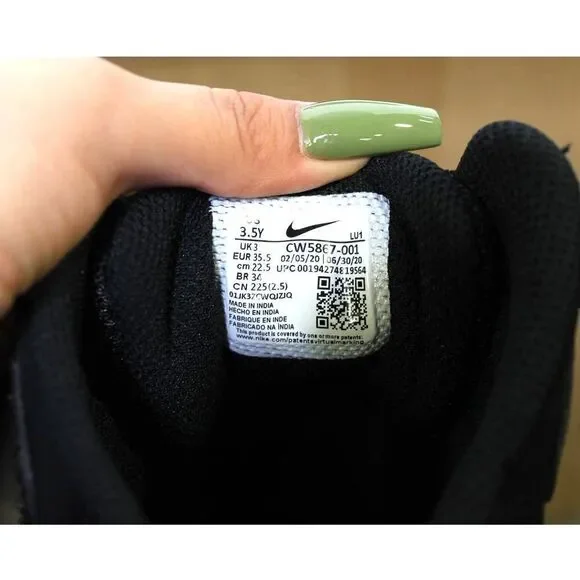 Nike Court Borough Mid 2 Youth Sneakers in Black